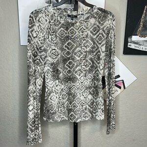 426 - Iris NWOT Green/White Geometric Print Long Sleeve, Size Large